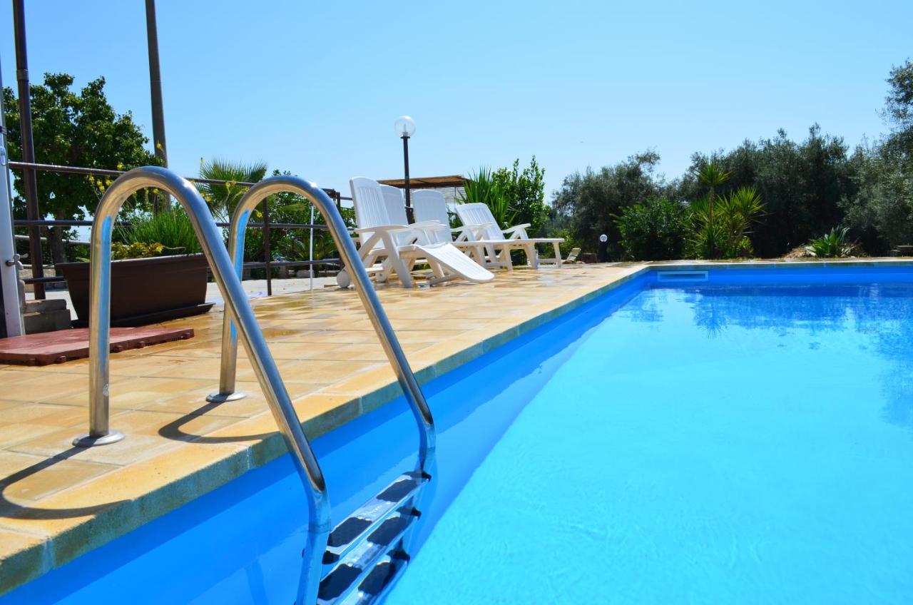 VILLA L&M - Bed and Breakfast Floridia