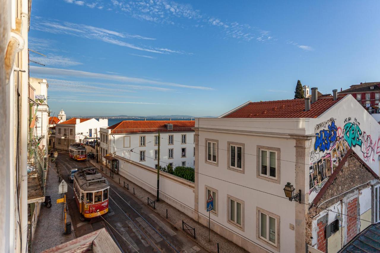 Gonzalos's Guest Apartments - Alfama Terrace - B&B