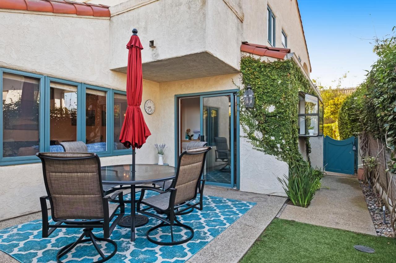 Sunny's Santa Barbara Beach House - B&B
