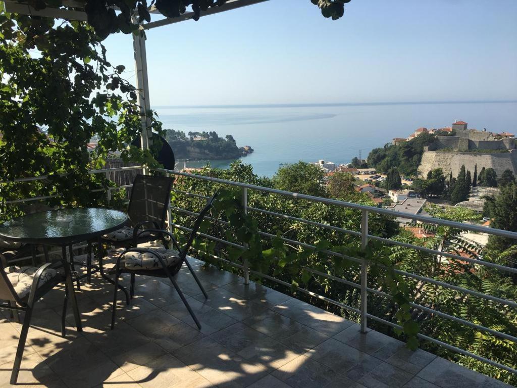 Apartment Luna - B&B Dulcigno