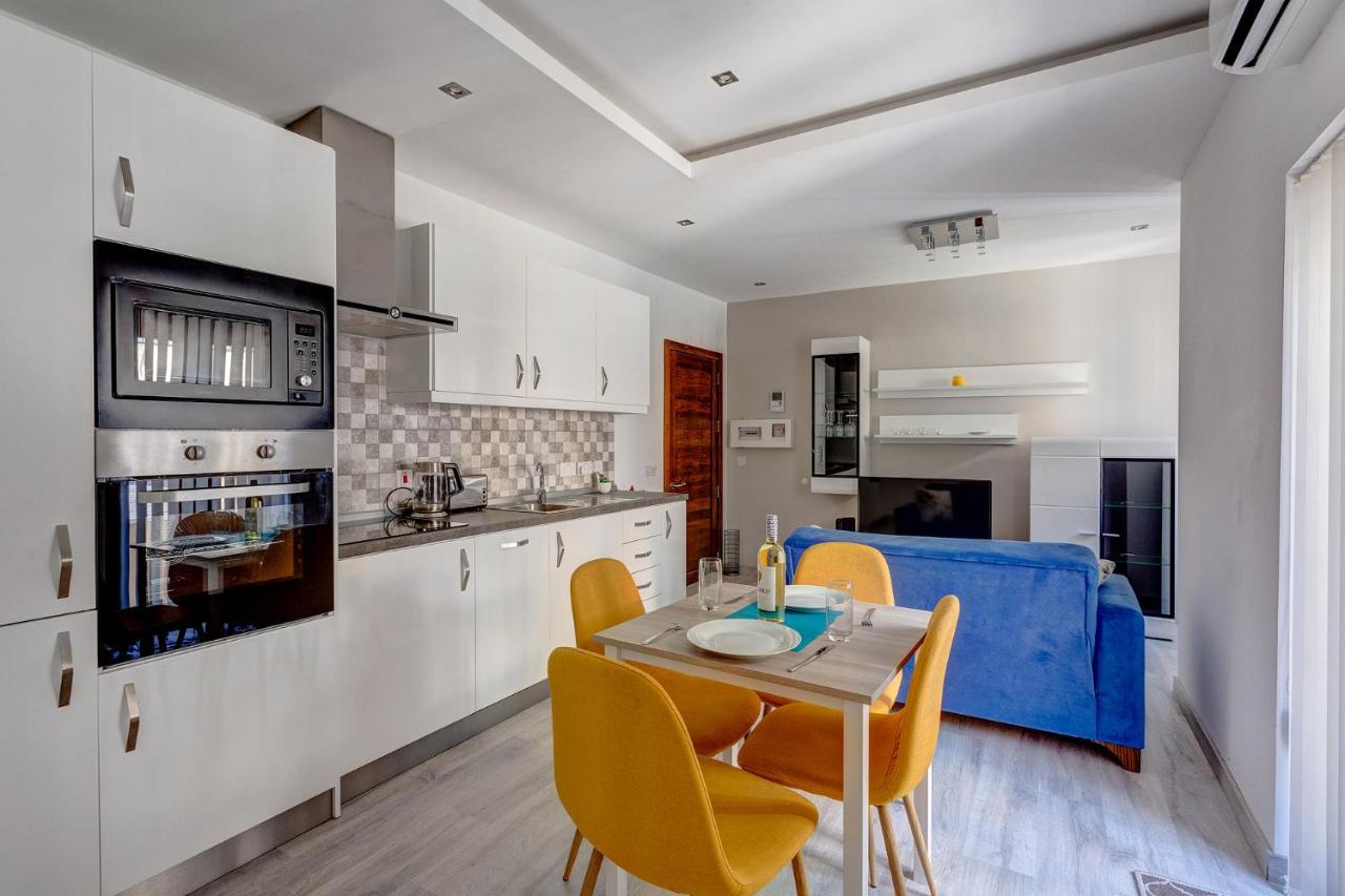 B&B Sliema - Modern Apartment just off the Promenade - Bed and Breakfast Sliema