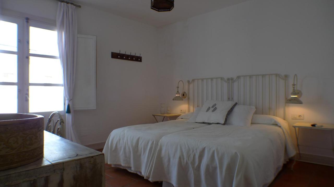 Zweibettzimmer mit Zustellbett und Terrasse