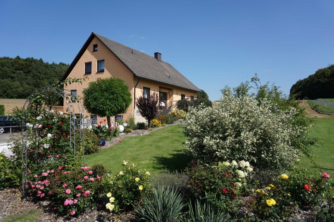 B&B Oberfellendorf - Ferienwohnung Penning - Bed and Breakfast Oberfellendorf