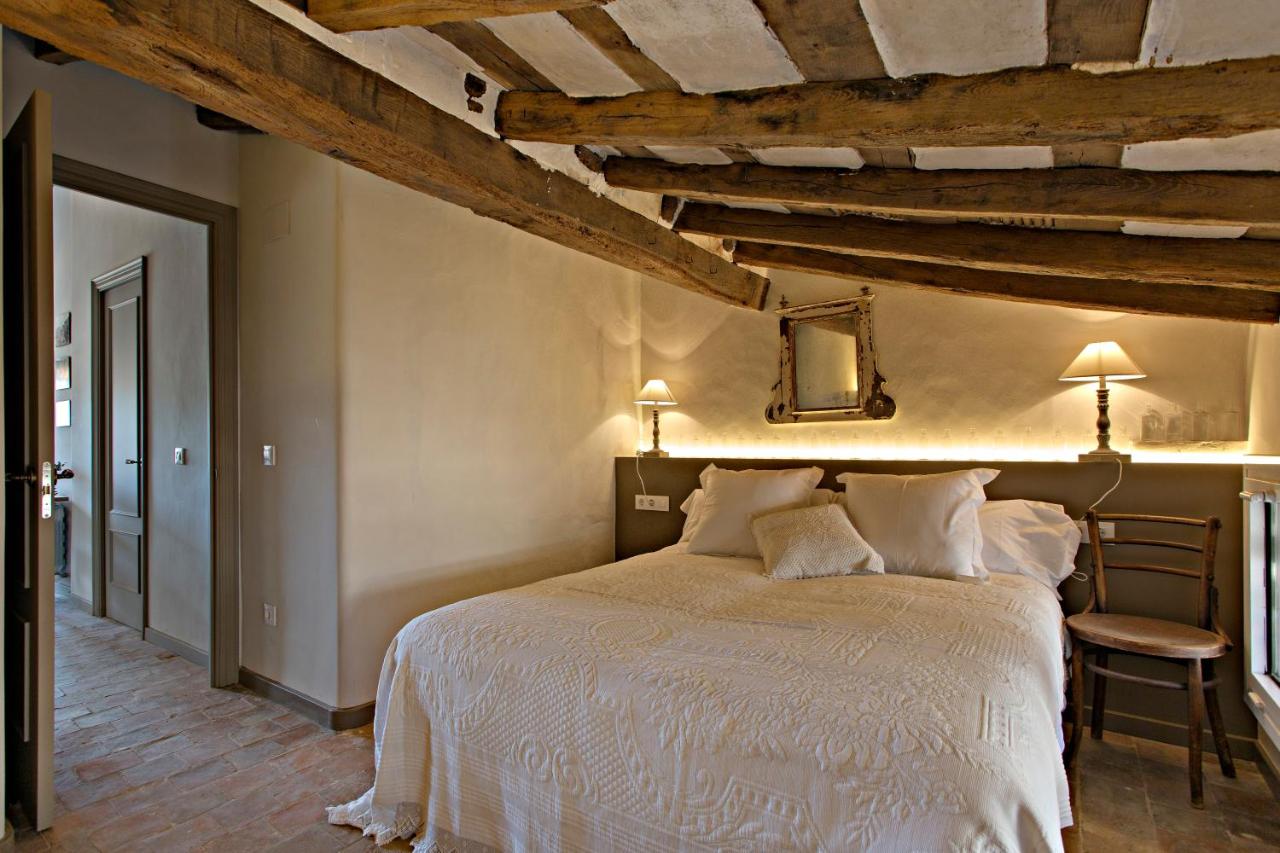 Two-Bedroom Deluxe Apartment with Terrace