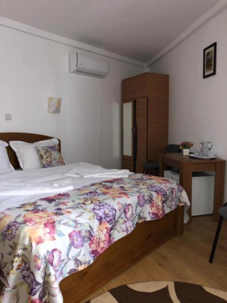 Basic Triple Room