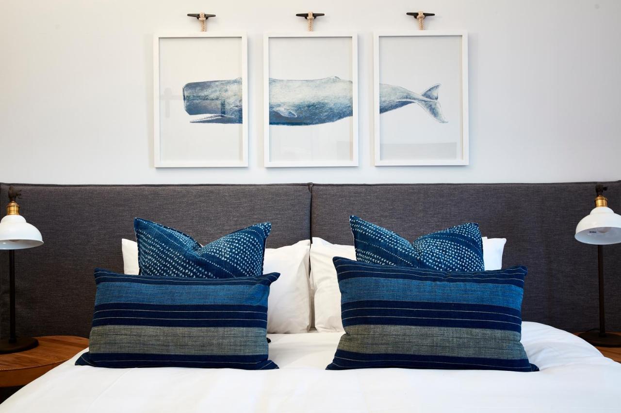 B&B Sydney - The Clovelly Hotel - Bed and Breakfast Sydney