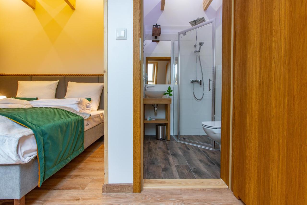 Apartment with Shower