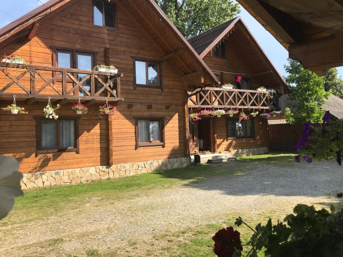 Садиба Гуцульський Двір - Chambres d’hôtes