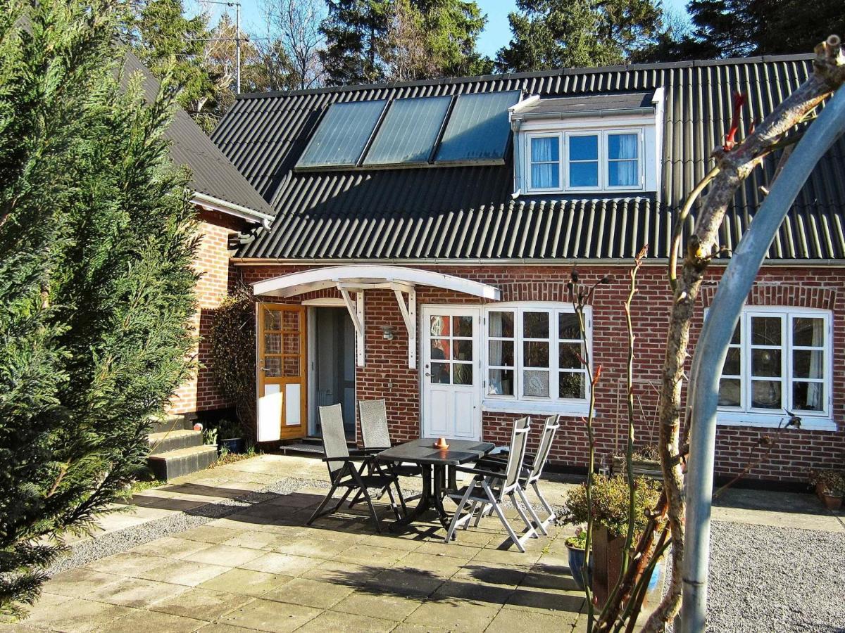 B&B Langedeby - 4 person holiday home in Nex - Bed and Breakfast Langedeby