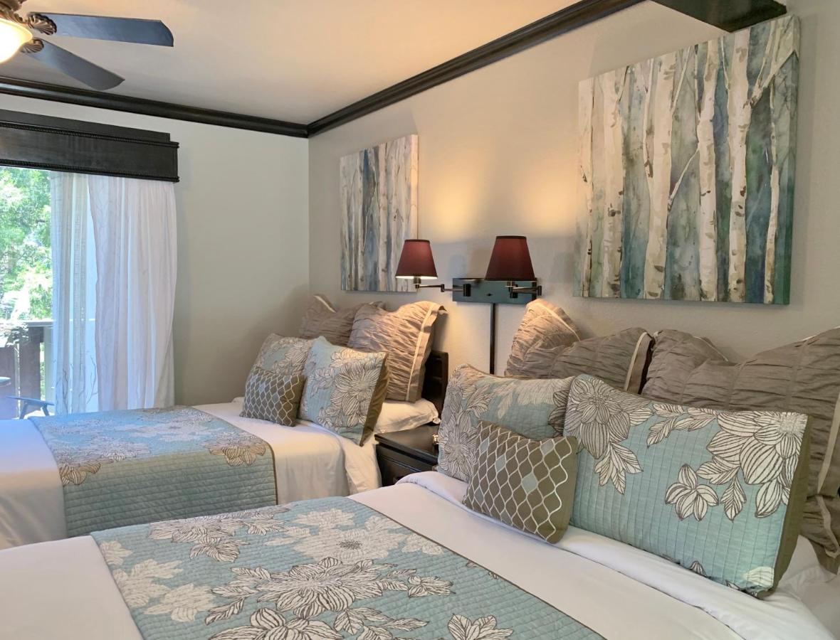 Deluxe Queen Room with Two Queen Beds