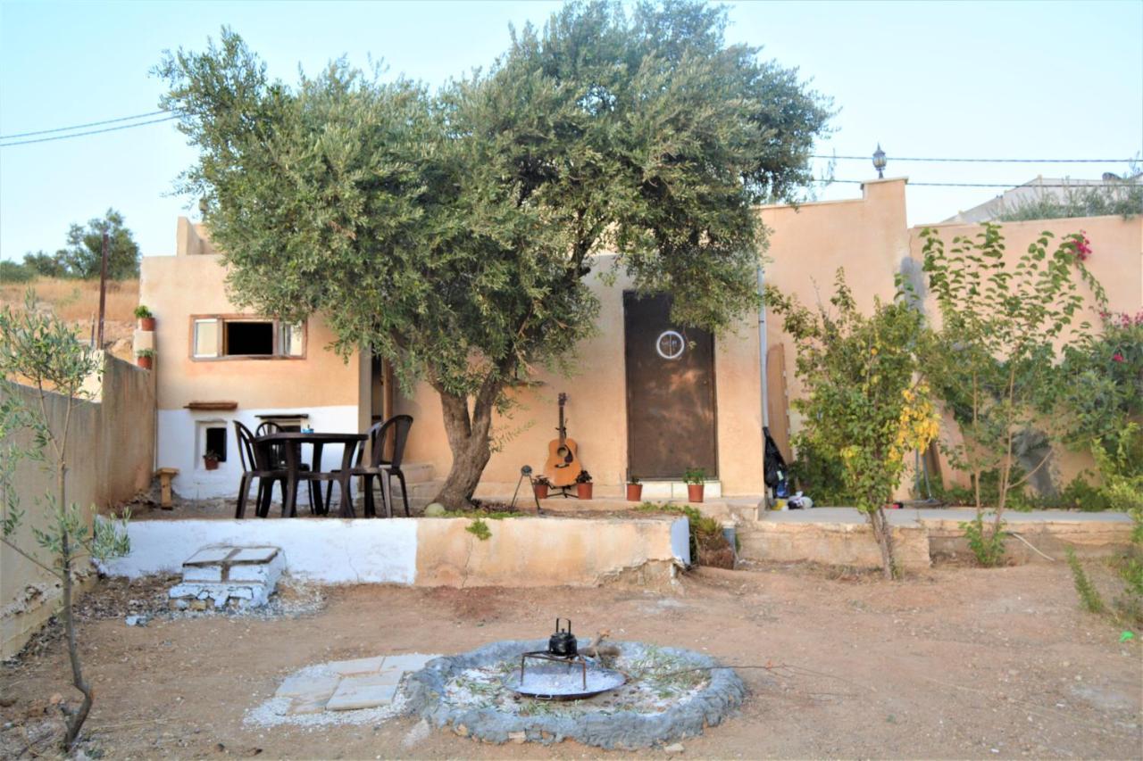 Our Villa's Private Apartments - HQ Budget Stay - Wonderful horizon view of Jerash - B&B Jarash