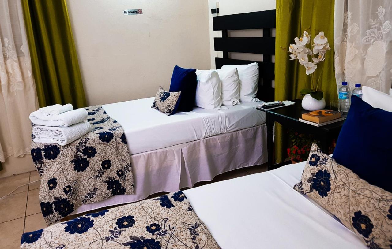 Twin Room with Private External Bathroom