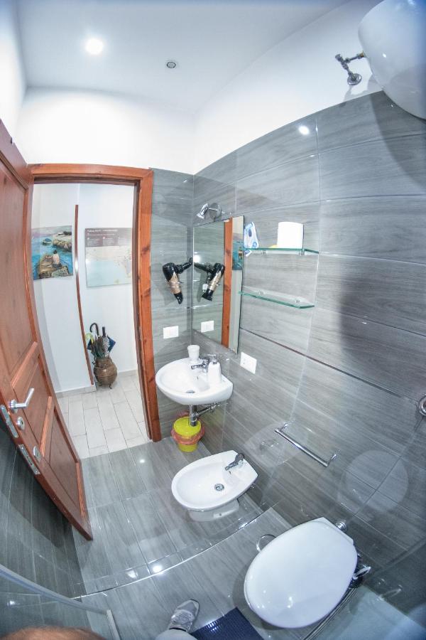 Camera Tripla con Bagno Privato Esterno