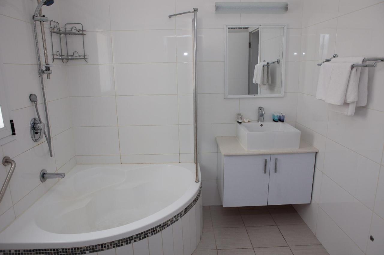Liber Apartments BY RAPHAEL HOTELS - B&B Tel Aviv