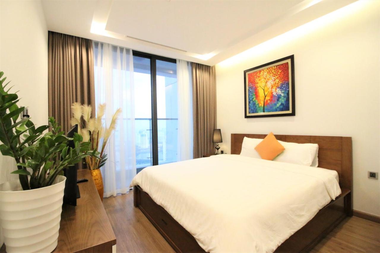 Four-Bedroom Apartment with Pool View