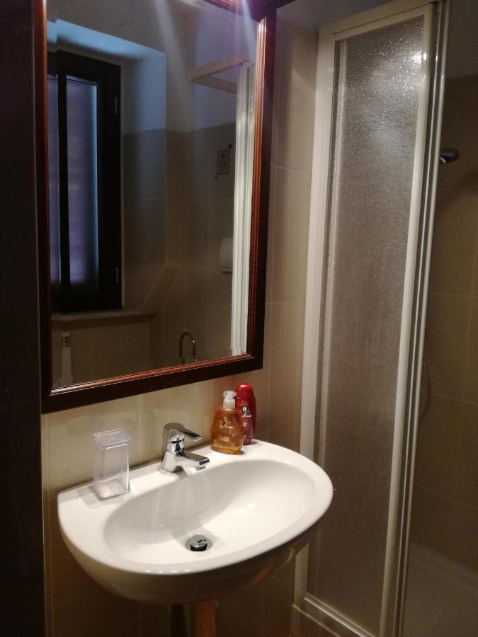 Zweibettzimmer mit Bad