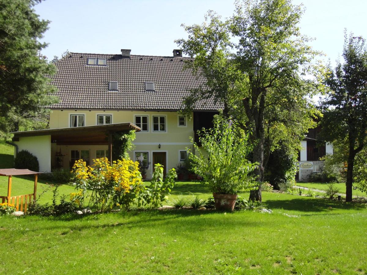 Landhaus Arztmann - Ferienwohnung Bodensdorf
