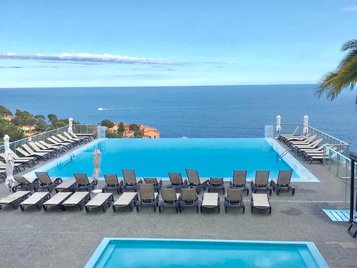 One-Bedroom Apartment with Sea View (515)