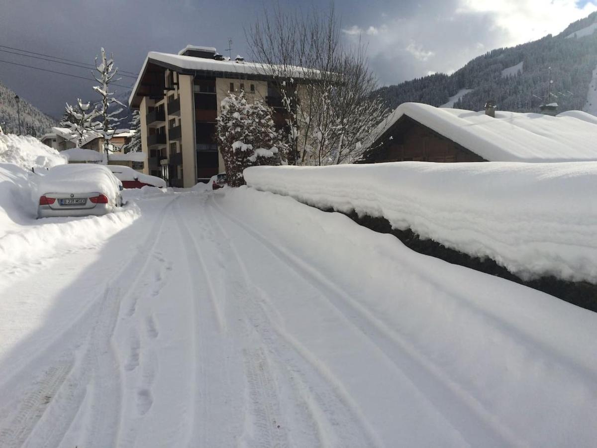 Luxury Apartment, 350m to ski lift, south facing, close to town centre - Chambres d'hôtes Morzine