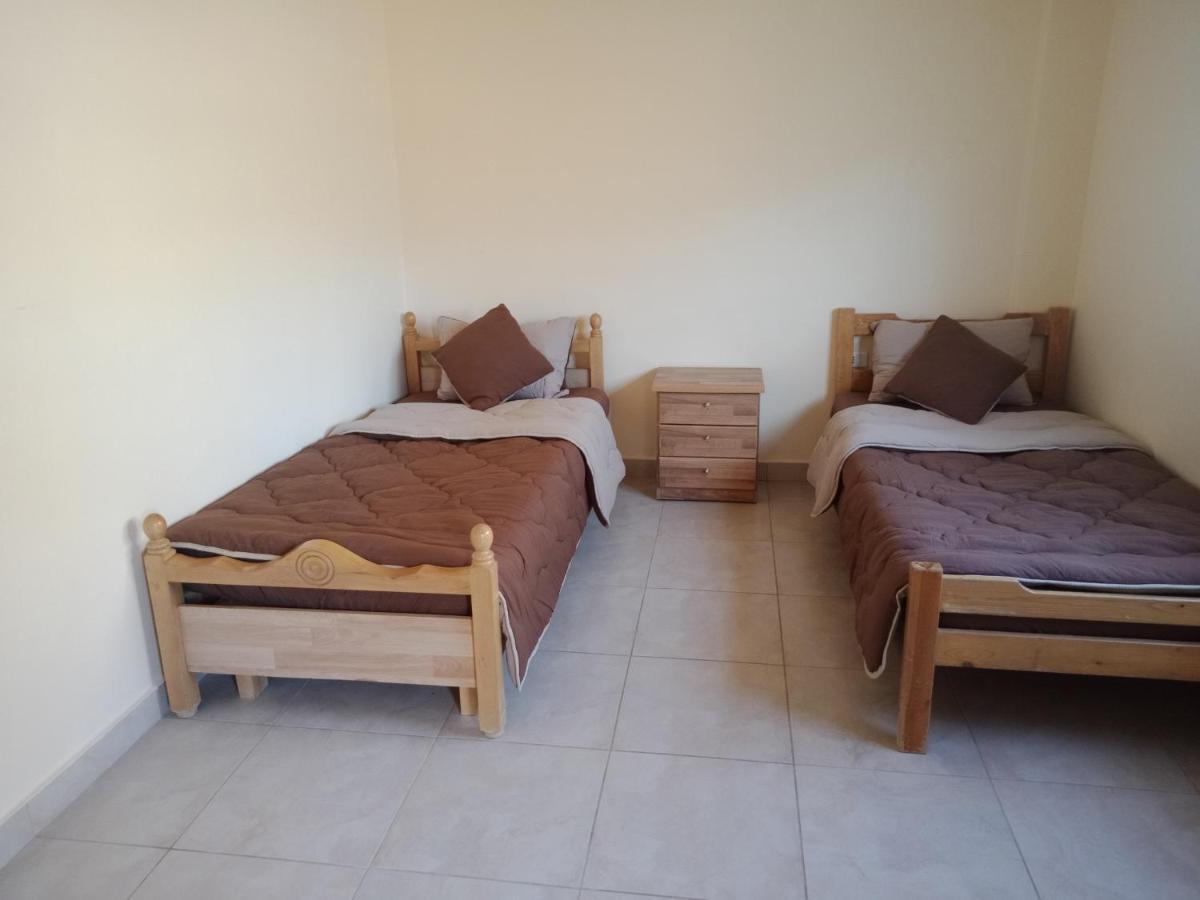 Zweibettzimmer mit Gemeinschaftsbad
