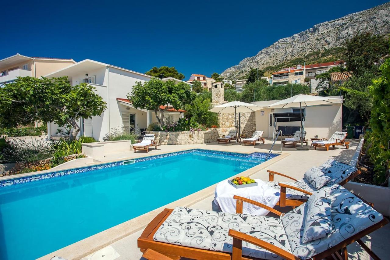 Villa Dasianda - only 90 m from the beach, private 30msq heated pool - Ferienwohnung Stanići