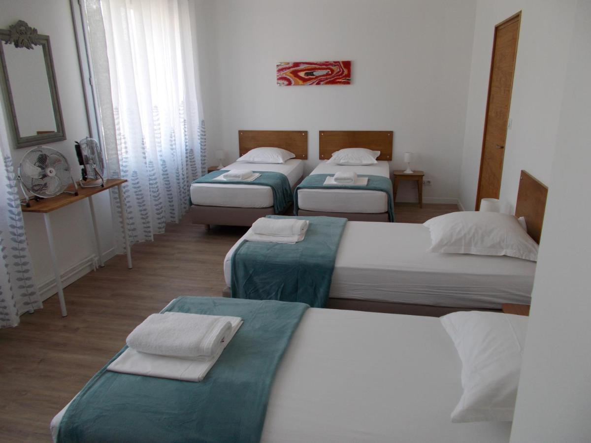 Vierpersoonskamer met Eigen Externe Badkamer