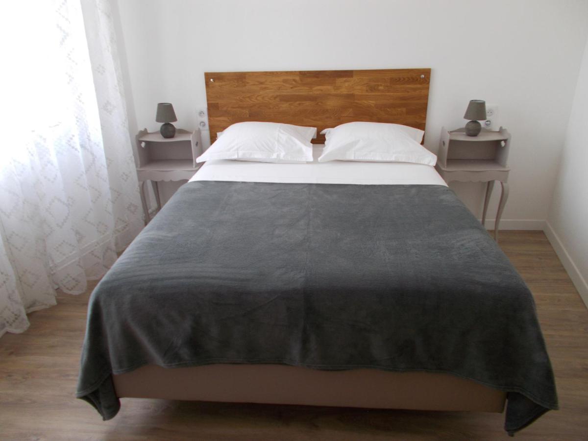 Tweepersoonskamer met een Eigen Externe Badkamer