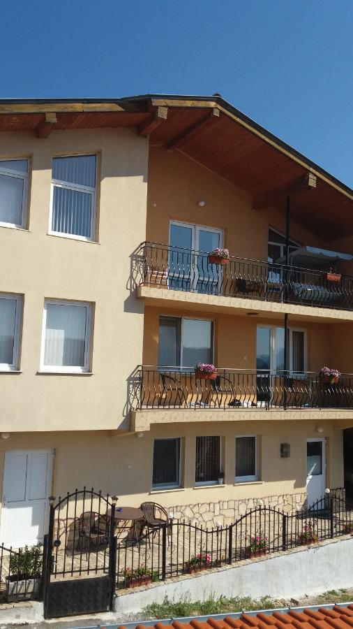 Къща за гости МЕЛИСА - B&B Borino
