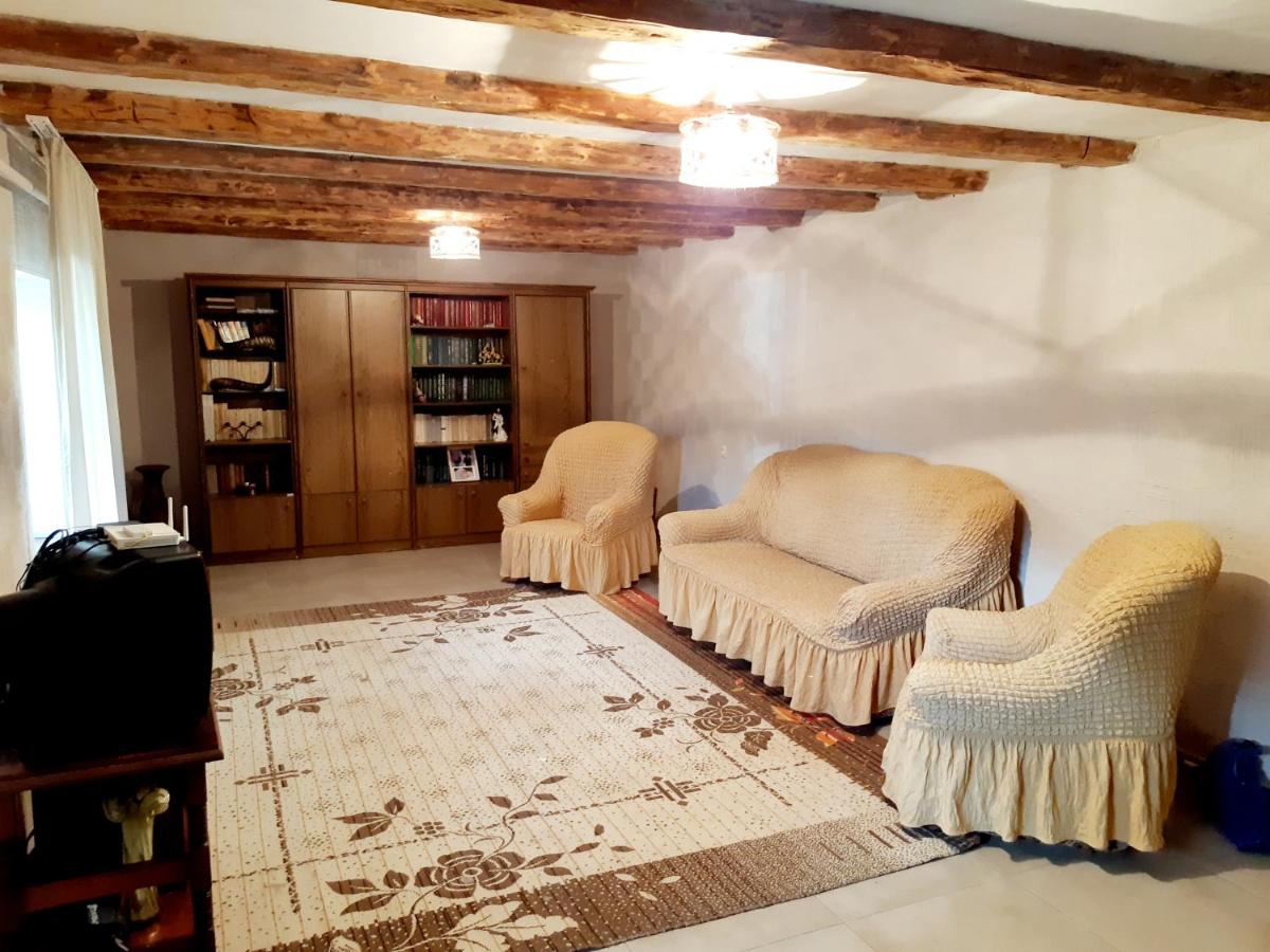 Inside - B&B Stepantsminda