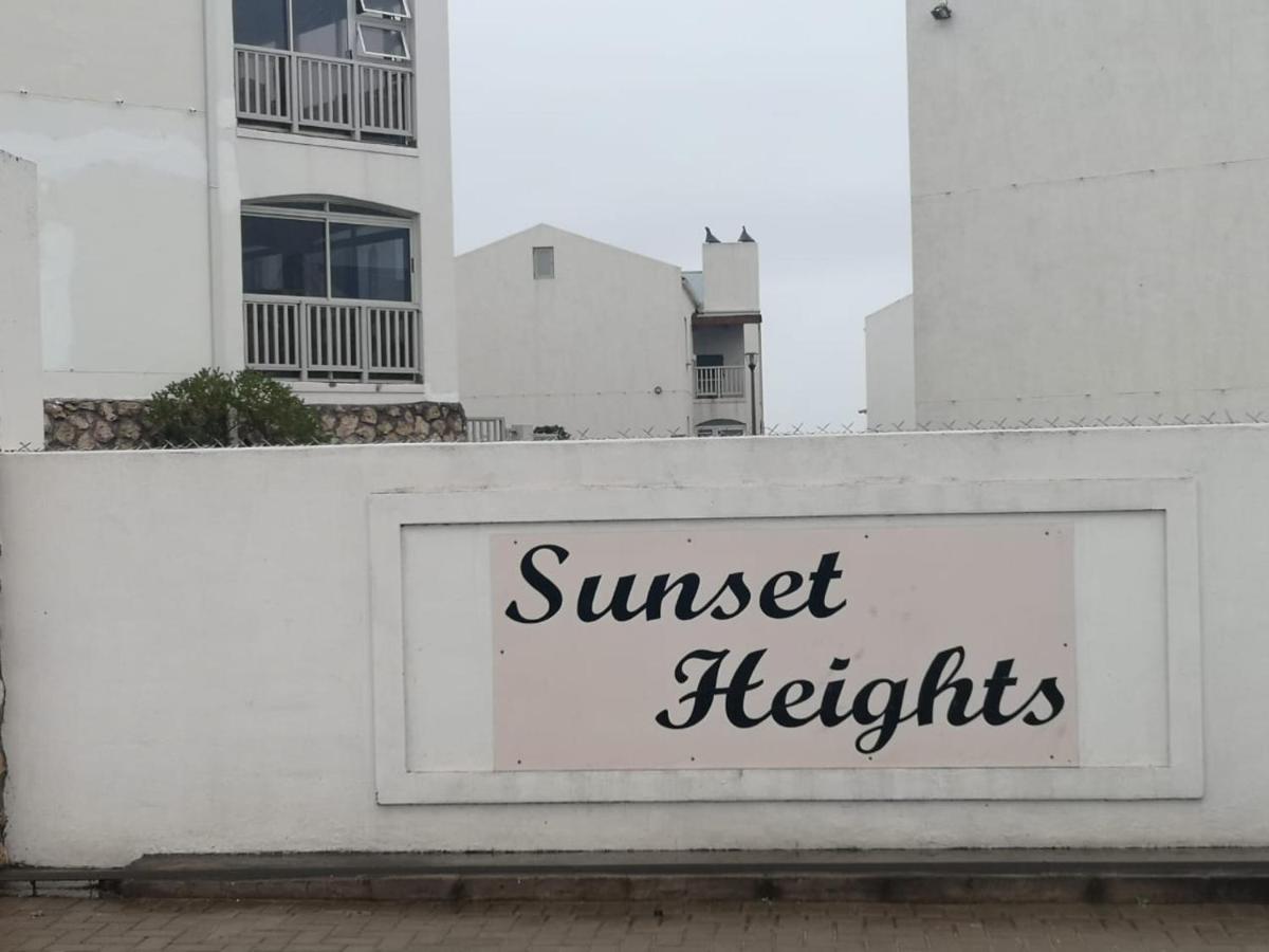 Sunset Heights, Sondela Close, Self Catering - B&B