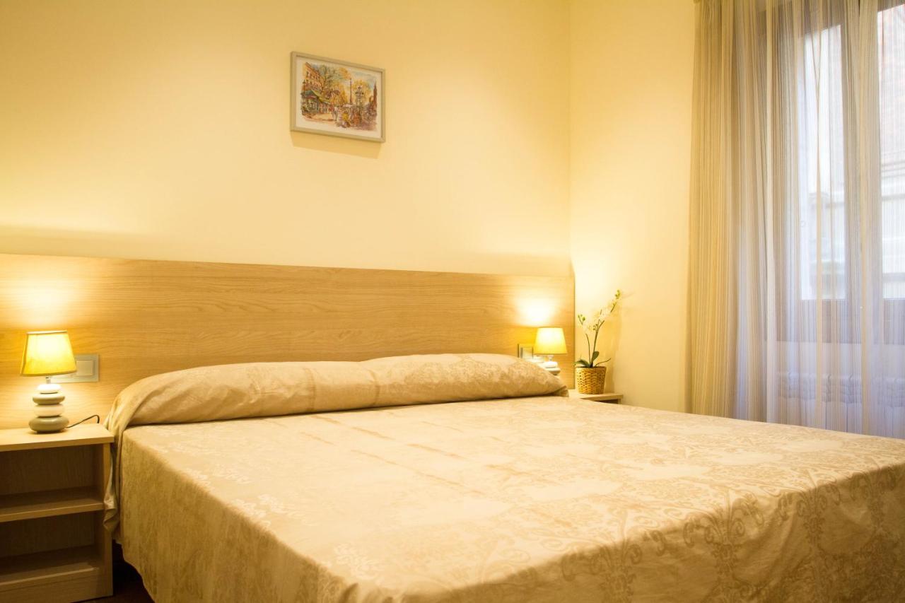 B&B Barcelona - Hostal Excellence - Bed and Breakfast Barcelona