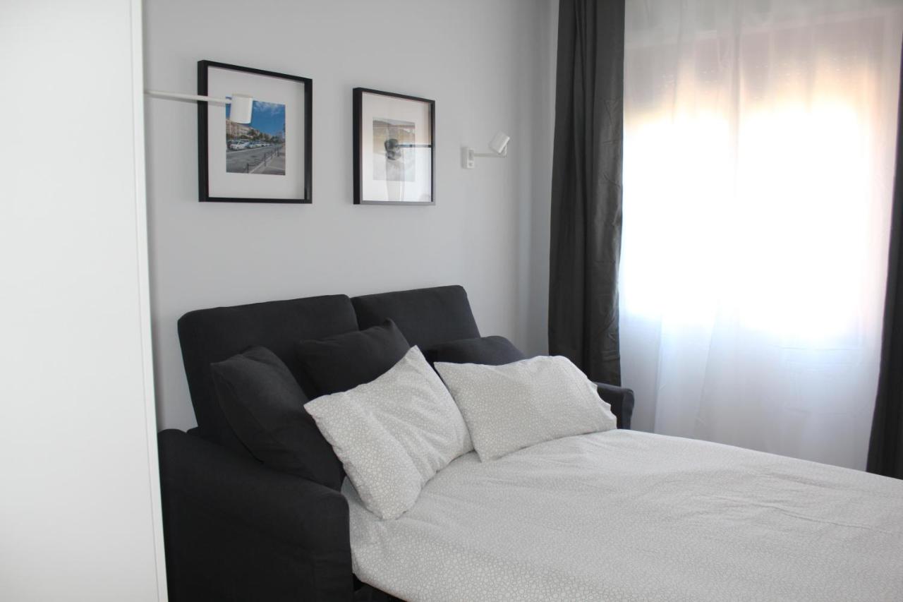 Single Room with Shared Bathroom