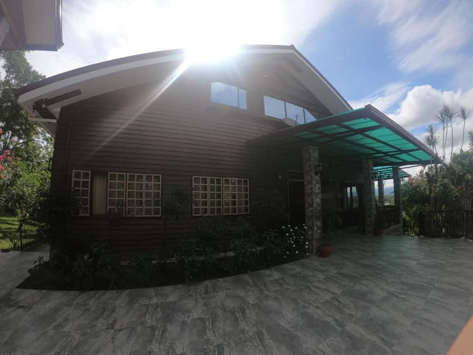 Villa del Carmen Haven Bohol - Chambres d’hôtes