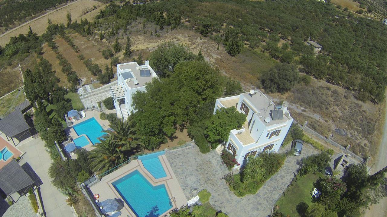 Villa mit 4 Schlafzimmern und eigenem Pool (8 Erwachsene)