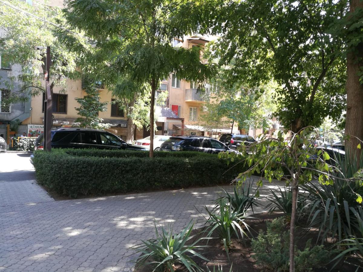 Penthouse in the City center with BBQ terrace - Bed and Breakfast Jerevan