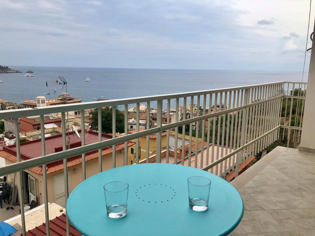 Taormina Wonderful Solarium - B&B Giardini-Naxos