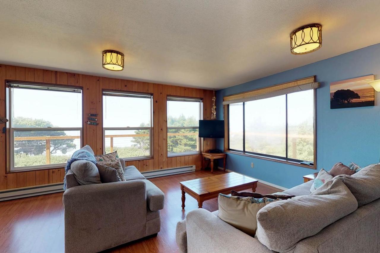 Bandon Bluff House - B&B