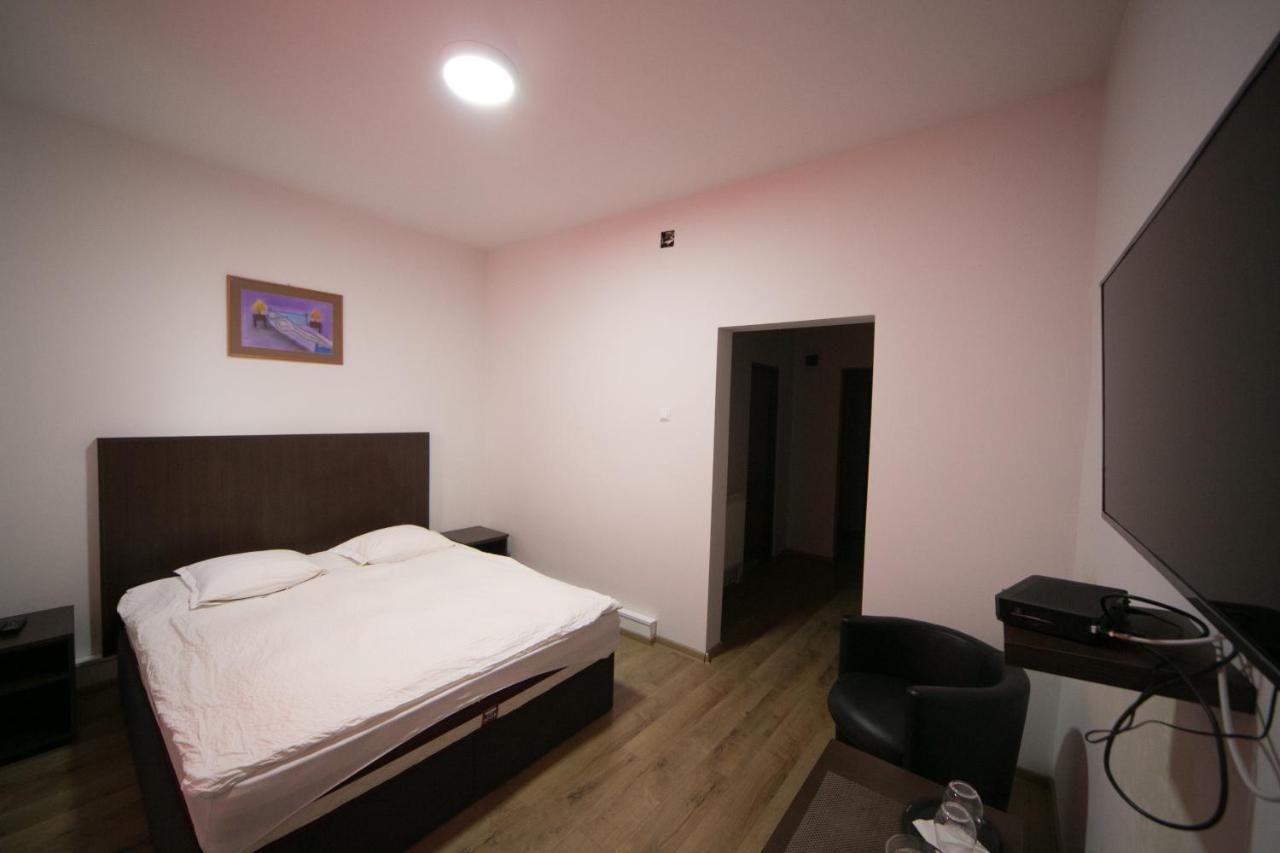 Napsugár panzió - B&B Lunga
