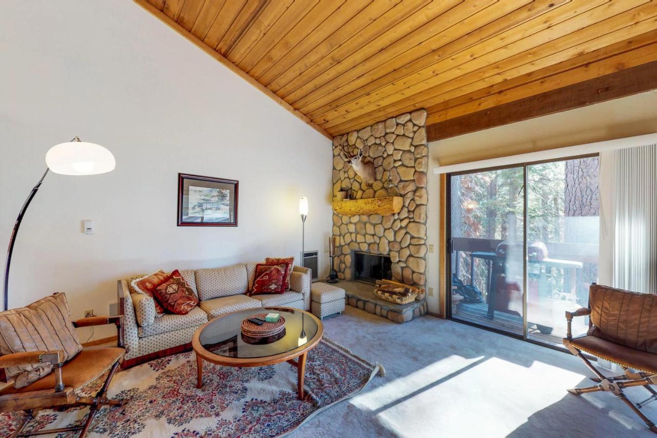 Huntington Lake Condo 92 - Bed and Breakfast