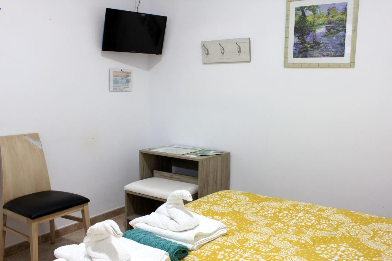Double or Twin Room with Private Bathroom