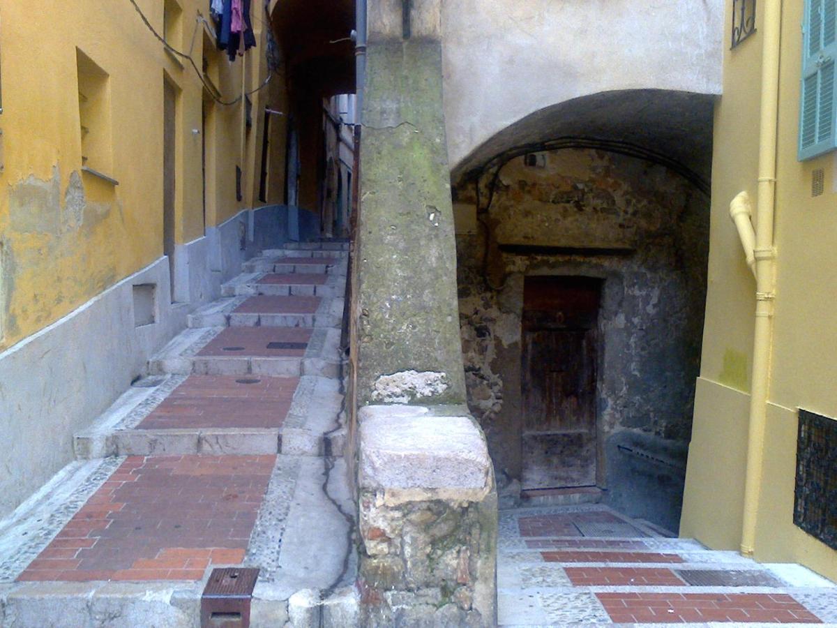 JOLI STUDIO VUE MER, VIEILLE VILLE MENTON - B&B Menton