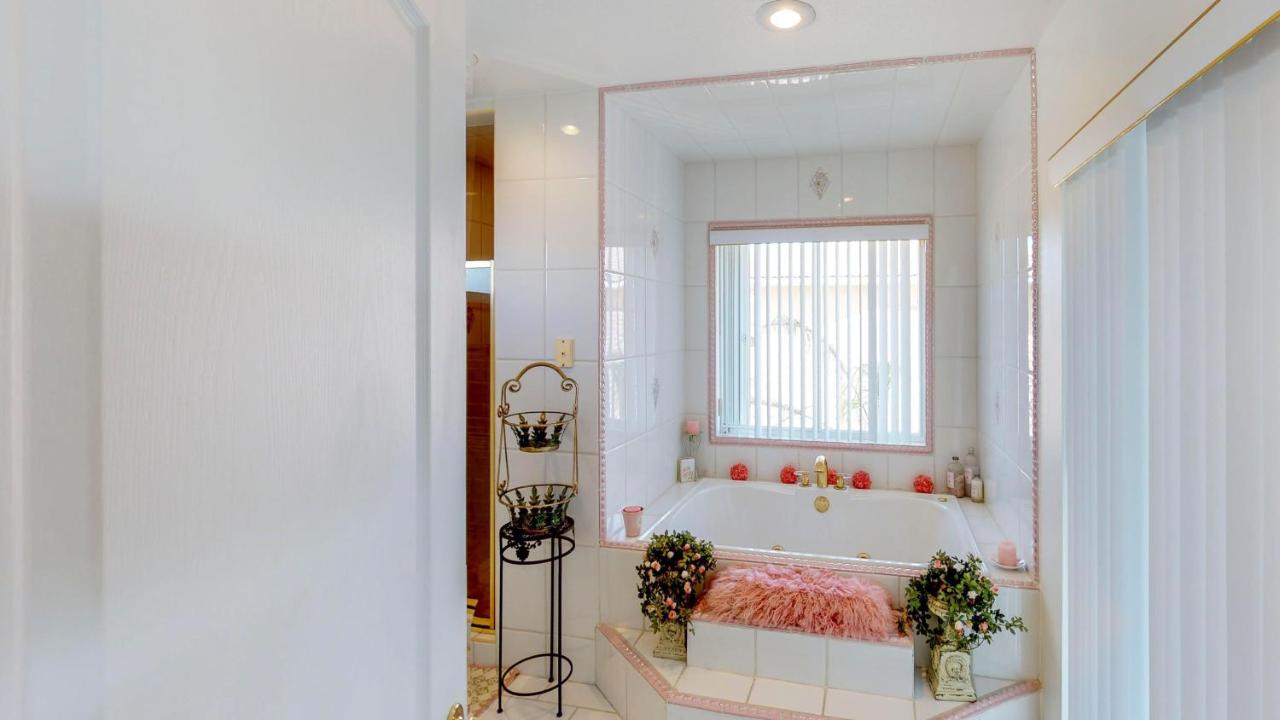 Four bedroom holiday home