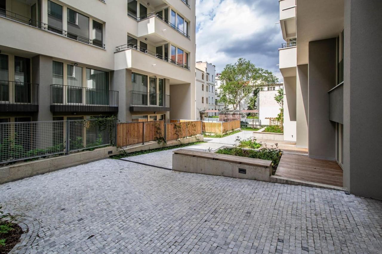 Design 3BDR Apartment in residence, FREE PARKING - Ferienwohnung