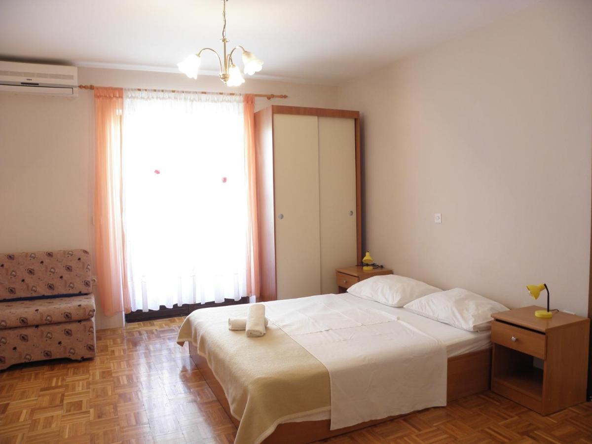 Estudio con balcón y vistas al mar