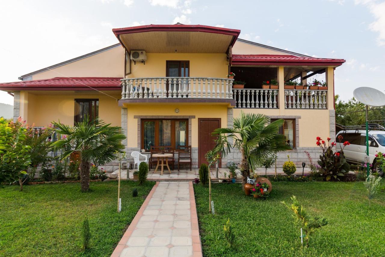 Alex's Guest House - Bed and Breakfast Zemo Alvani