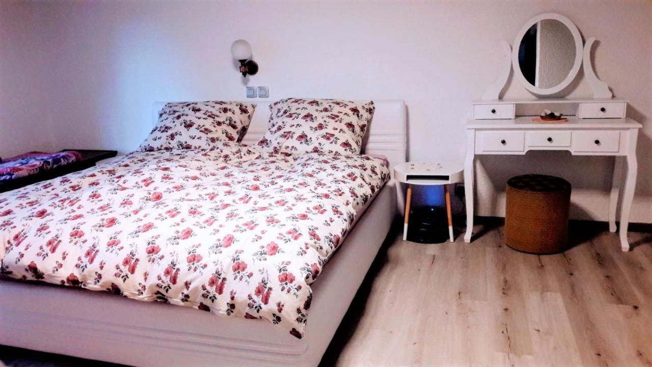 B&B Ljubljana - Family Apartment NAKITEYA - Bed and Breakfast Ljubljana