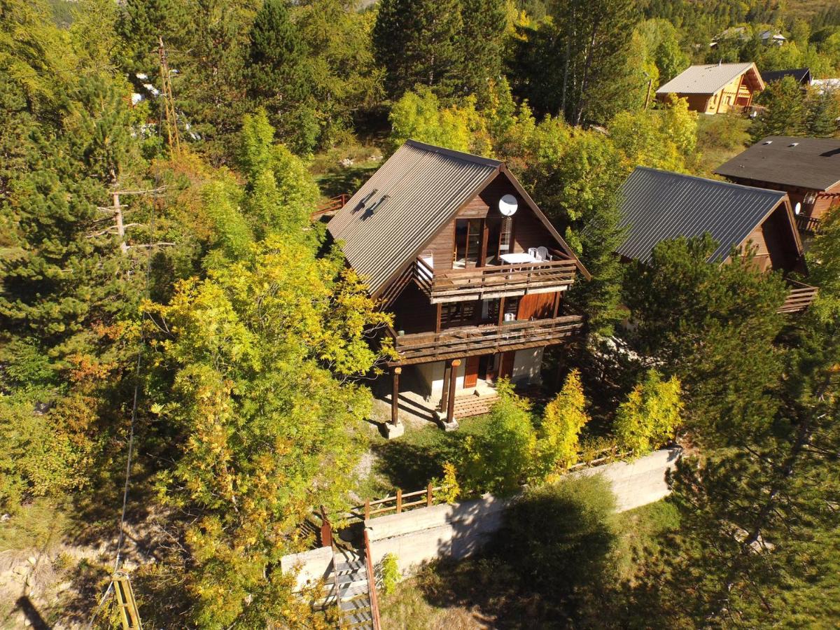 B&B Allos - Grand Chalet 15 personnes. Vue exceptionnelle . Plein sud - Bed and Breakfast Allos