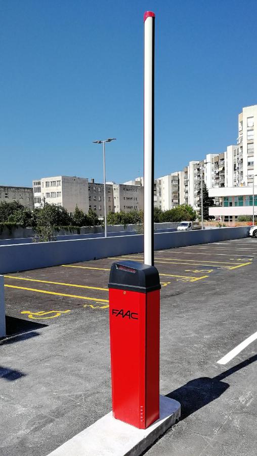 MALO Zadar Center - Rooftop, WiFi, Parking - B&B