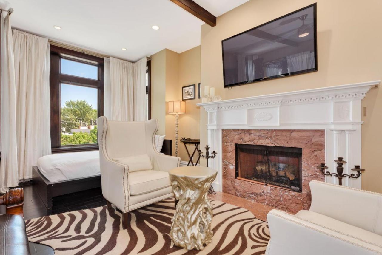 Deluxe Room with King Bed and Double Bed