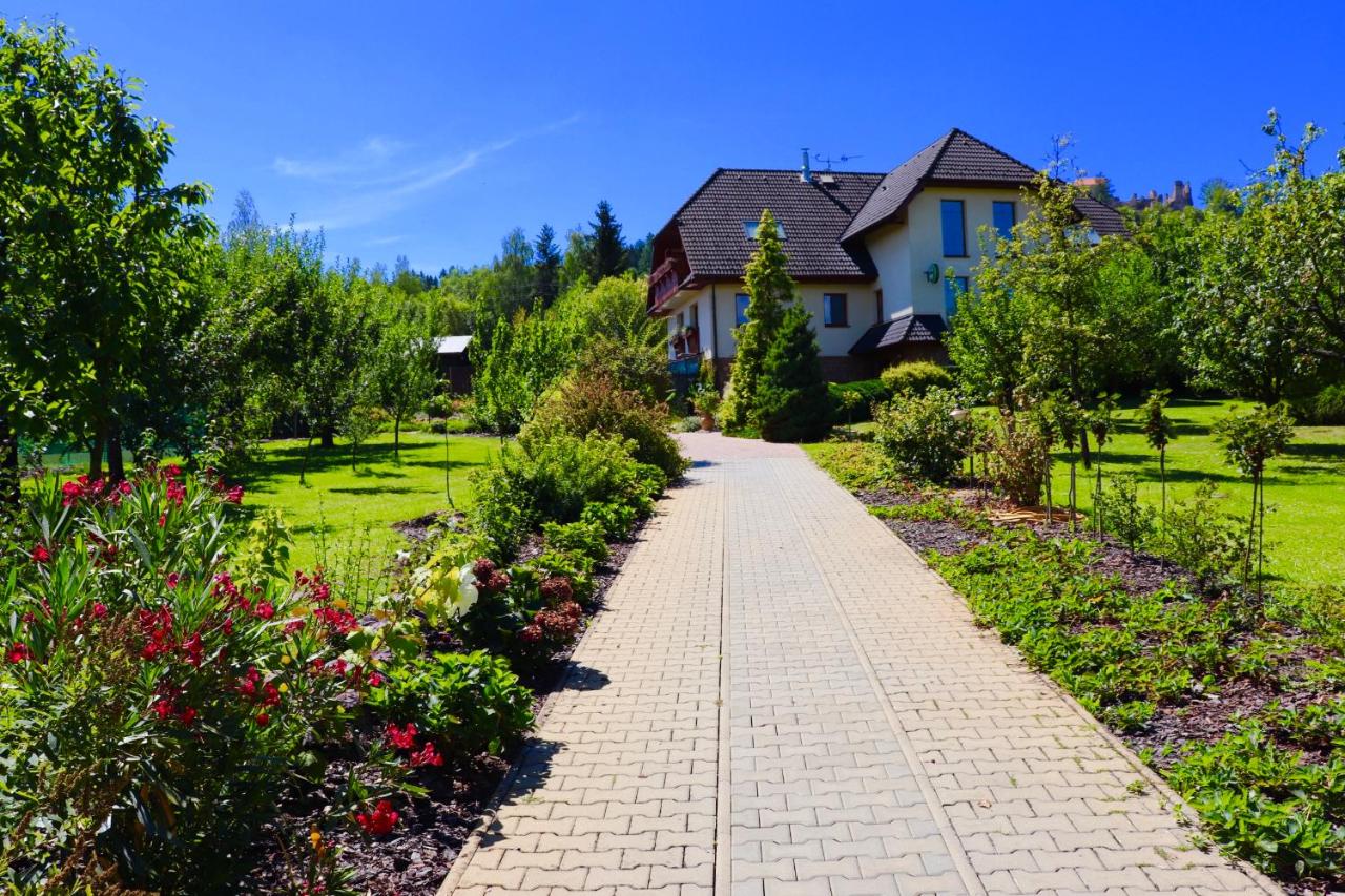 Penzion Pod Hradem - B&B Potštejn